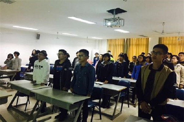 工商管理学院举办诚信主题班会活动.jpg