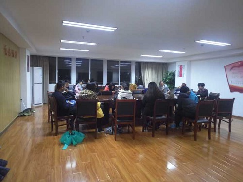 雅思模拟考试候场时刻.jpg